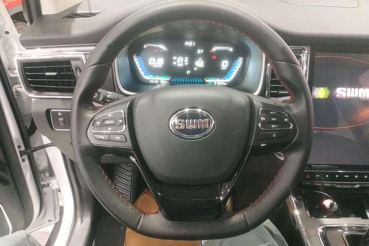 Used SWM G05 2021 PRO 1.5T Automatic Luxury Model 7 Seats Steering Wheel