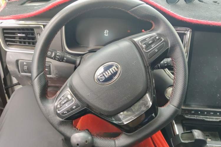 Used SWM G05 2021 PRO 1.5T Automatic Luxury Model 7 Seats Steering Wheel