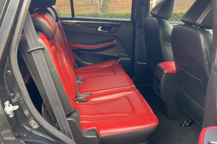 Used SWM G05 2022 PRO 1.5T DCT Elite 7-seater Interior 3
