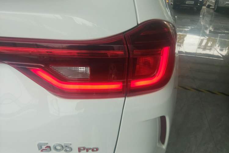 Used SWM G05 2022 PRO 1.5T DCT Luxury Model 7 Seats Right Rear Taillight