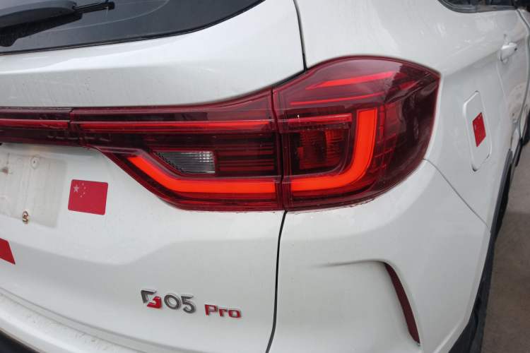 Used SWM G05 2022 PRO 1.5T DCT Luxury Model 7 Seats Right Rear Taillight