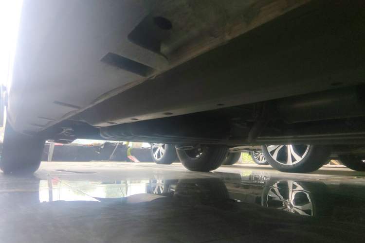 Used SWM G05 2022 PRO 1.5T DCT Luxury Model 7 Seats Right Side Sill