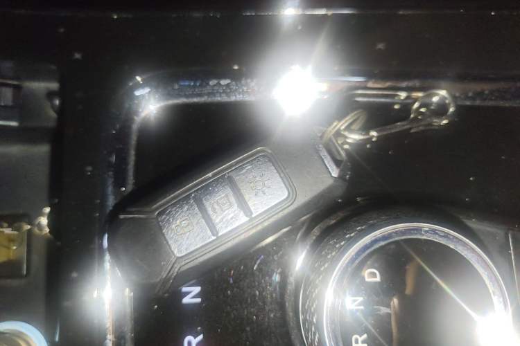 Used SWM G05 2022 PRO 1.5T DCT Luxury Model 7 Seats Vehicle Key