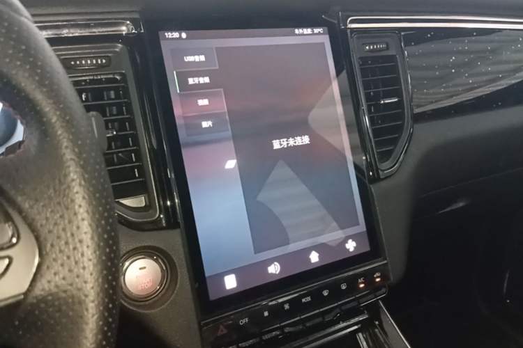 Used SWM G05 2023 PRO 1.5T DCT Luxury 7-seater Audio And AC Panel
