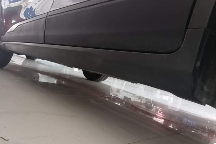 Used SWM G05 2023 PRO 1.5T DCT Luxury 7-seater Left Side Sill