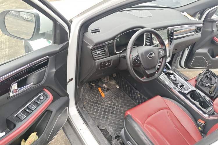 Used SWM G05 2023 PRO 1.5T DCT Luxury 7-seater Driver Seat