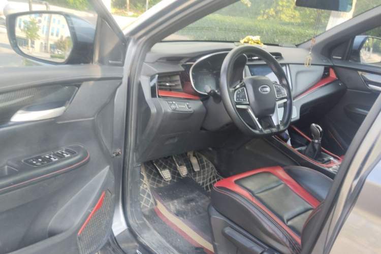 Used SWM Iron Man 2021 1.5T Manual Silver Edition Driver Seat