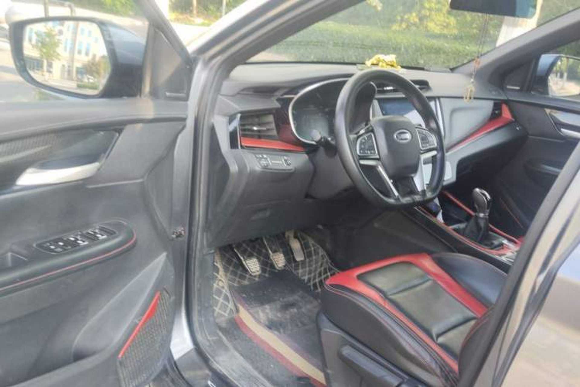 Used SWM Iron Man 2021 1.5T Manual Silver Edition Driver Seat
