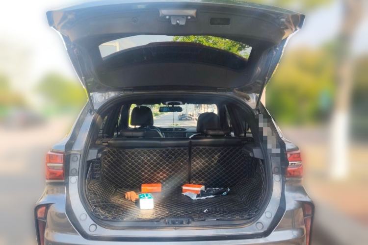 Used SWM Iron Man 2021 1.5T Manual Silver Edition Trunk