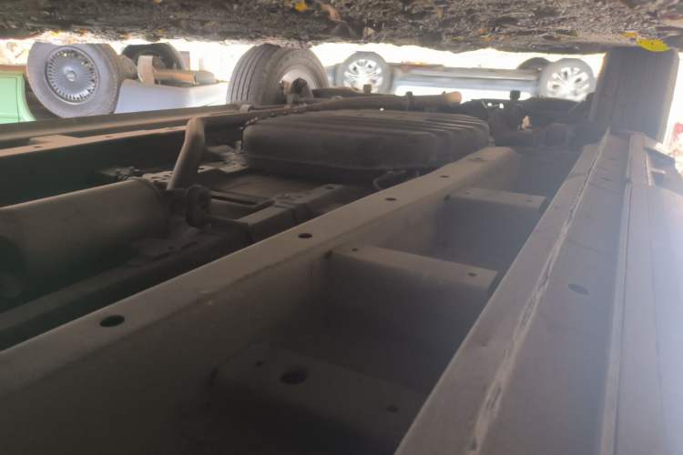 Used SWM Iron Man 2021 1.5T Automatic Star Edition Chassis Front Right