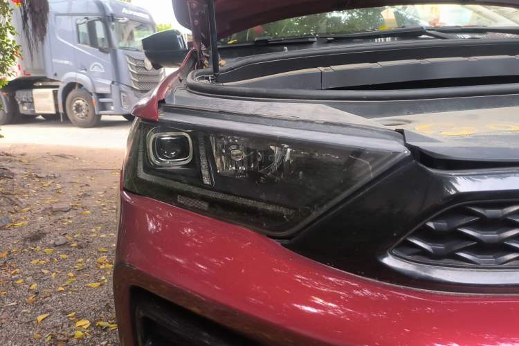 Used SWM Iron Man 2021 1.5T Automatic Star Edition Right Front Headlight