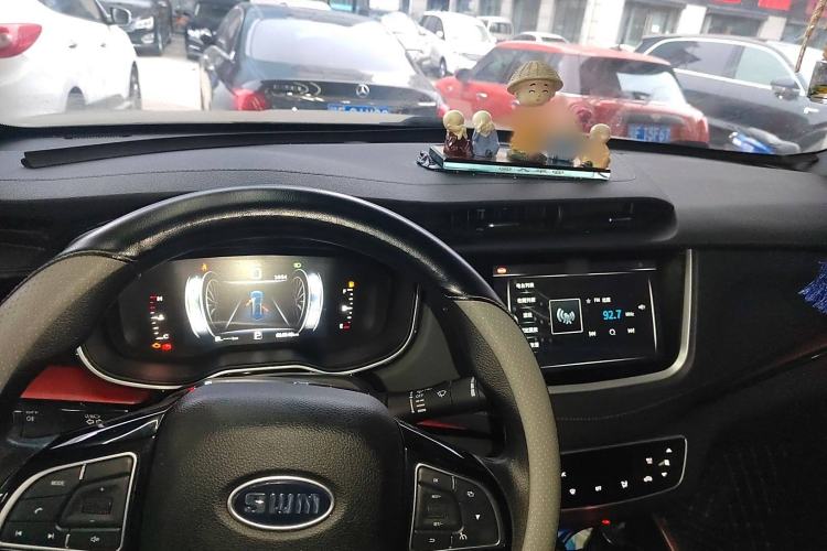 Used SWM Iron Man 2021 1.5T Automatic Golden Edition Interior 2