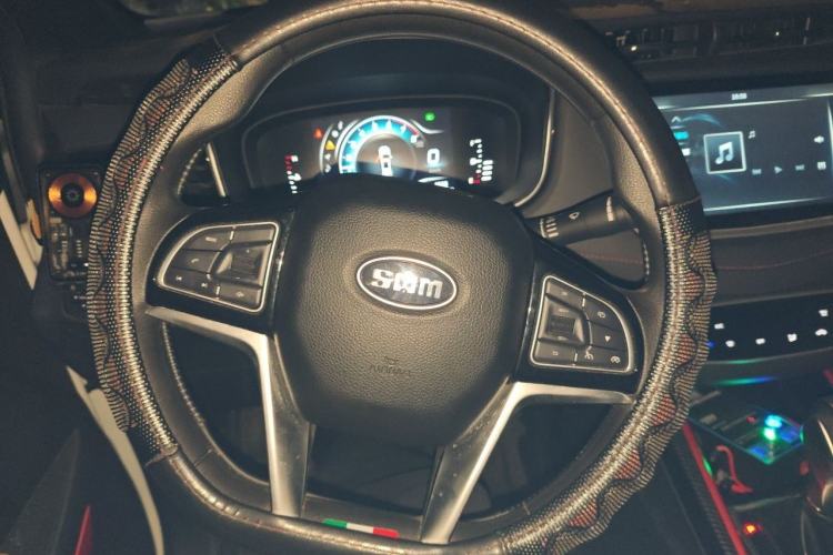 Used SWM Iron Man 2021 1.5T Automatic Golden Edition Steering Wheel