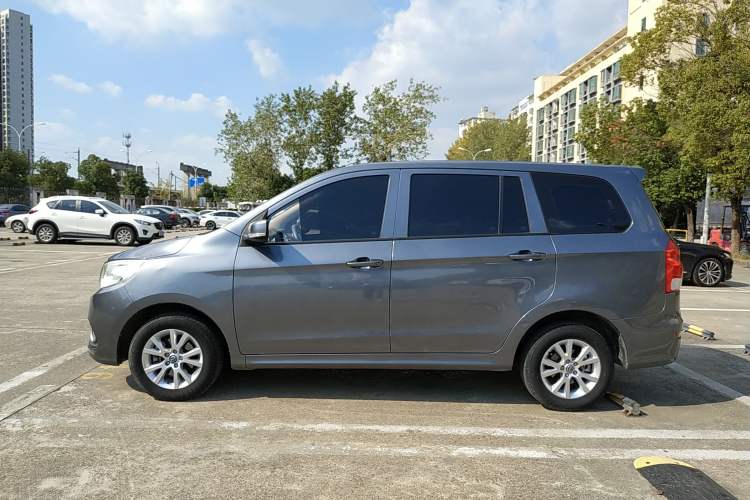 Used SWM X2 2021 1.5L Manual Business Version 7 Seats Left Side