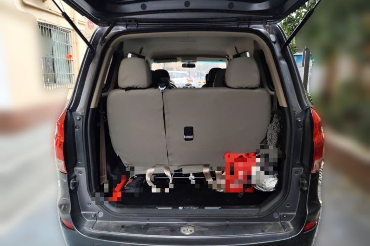 Used SWM X2 2021 1.5L Manual Business Version 7 Seats Trunk