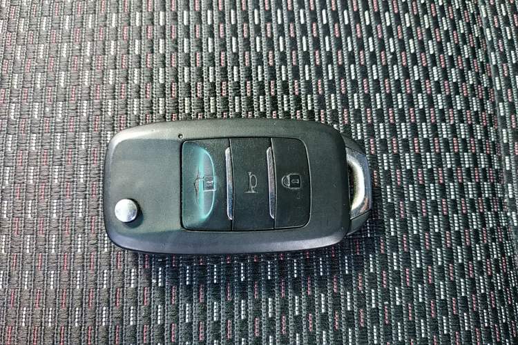 Used SWM X2 2021 1.5L Manual Business Version 7 Seats Vehicle Key