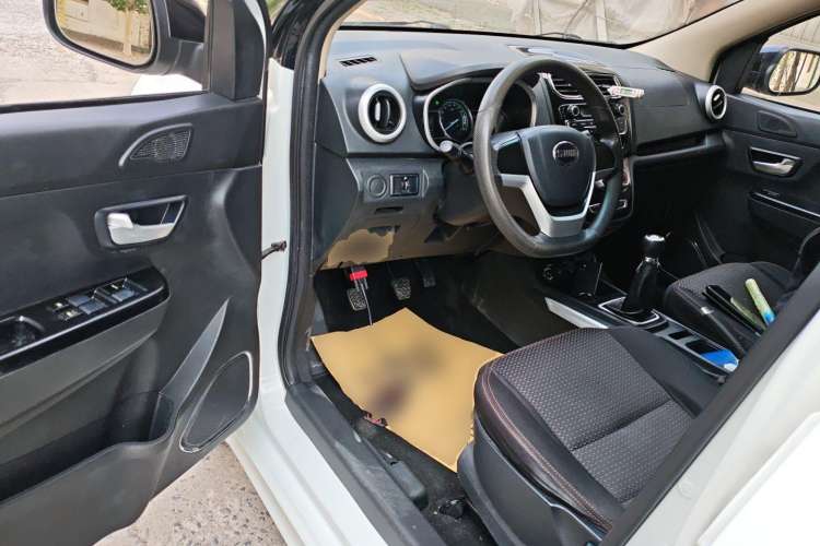 Used SWM X2 2021 1.5L Manual Business Edition 5 Seats Driver Seat