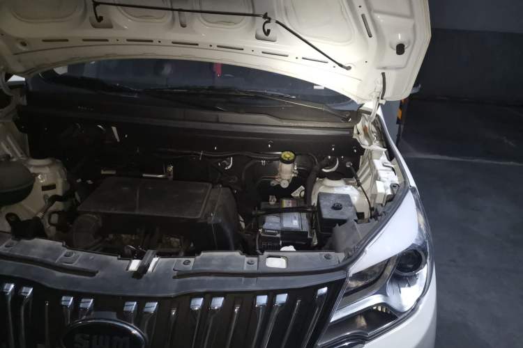 Used SWM X2 2021 1.5L Manual Business Version 7 Seats Engine Bay Left