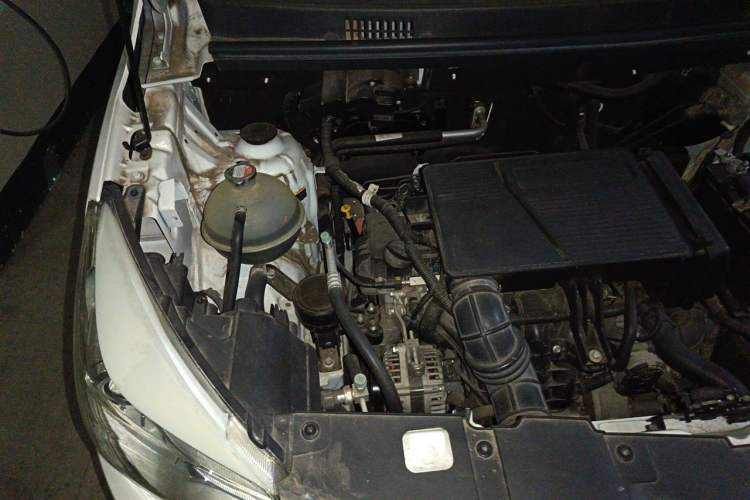 Used SWM X2 2021 1.5L Manual Business Version 7 Seats Engine Bay Right