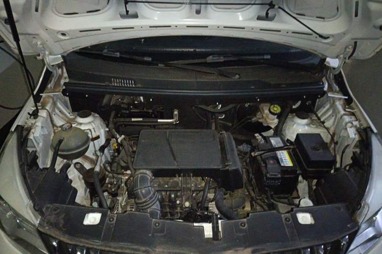 Used SWM X2 2021 1.5L Manual Business Version 7 Seats Engine Bay