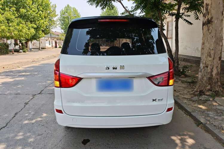 Used SWM X2 2021 1.5L Manual Business Edition 5 Seats Exterior 4