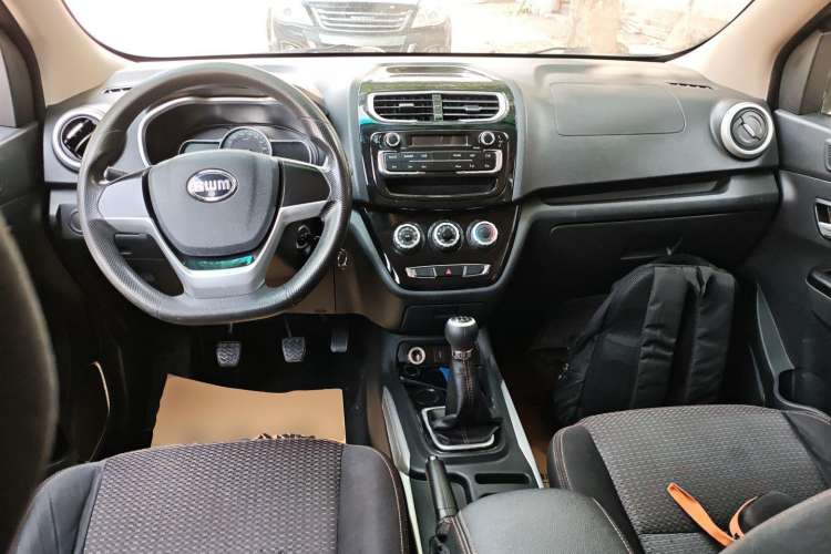 Used SWM X2 2021 1.5L Manual Business Edition 5 Seats Interior 2