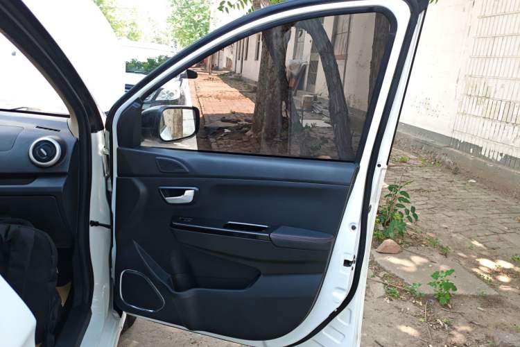 Used SWM X2 2021 1.5L Manual Business Edition 5 Seats Interior 5