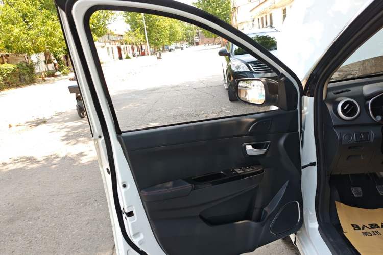 Used SWM X2 2021 1.5L Manual Business Edition 5 Seats Interior 7