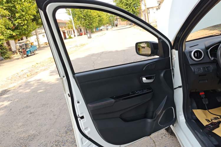 Used SWM X2 2021 1.5L Manual Business Edition 5 Seats Left Front Door Interior