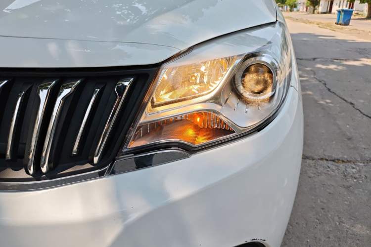 Used SWM X2 2021 1.5L Manual Business Edition 5 Seats Left Front Headlight