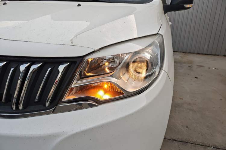 Used SWM X2 2021 1.5L Manual Business Edition 5 Seats Left Front Headlight