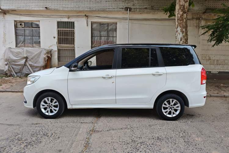 Used SWM X2 2021 1.5L Manual Business Edition 5 Seats Left Side