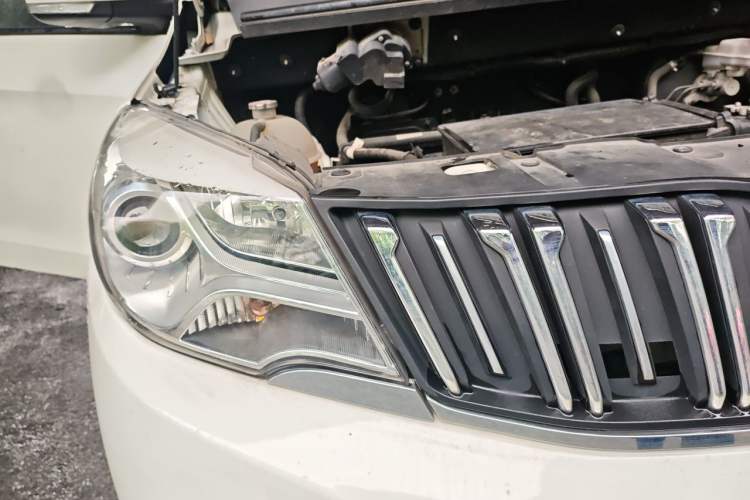 Used SWM X2 2021 1.5L Manual Business Edition 5 Seats Right Front Headlight