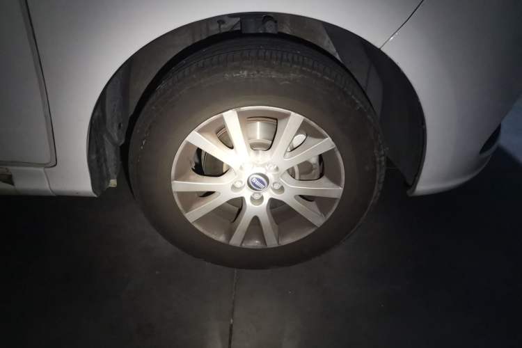 Used SWM X2 2021 1.5L Manual Business Version 7 Seats Right Front Wheel Hub