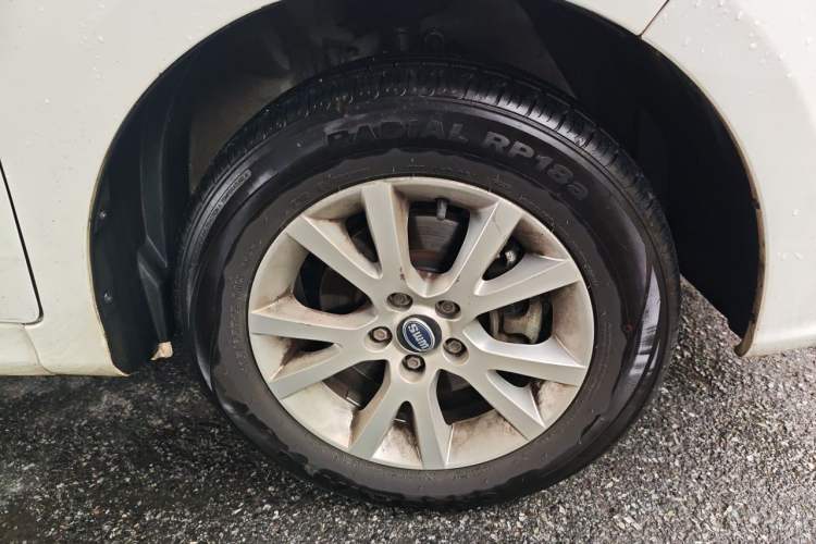 Used SWM X2 2021 1.5L Manual Business Edition 5 Seats Right Front Wheel Hub