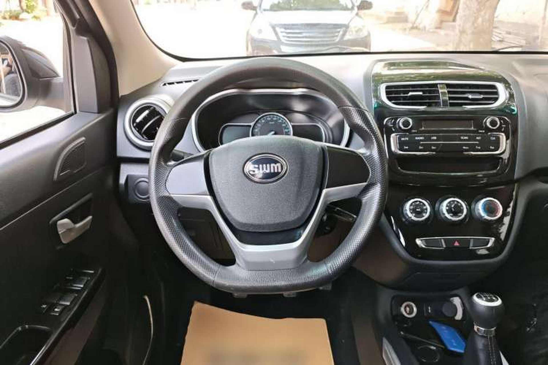 Used SWM X2 2021 1.5L Manual Business Edition 5 Seats Steering Wheel