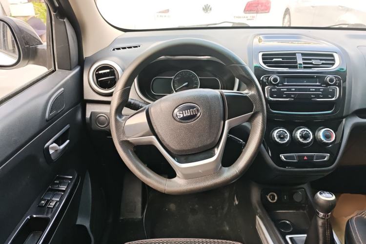 Used SWM X2 2021 1.5L Manual Business Edition 5 Seats Steering Wheel