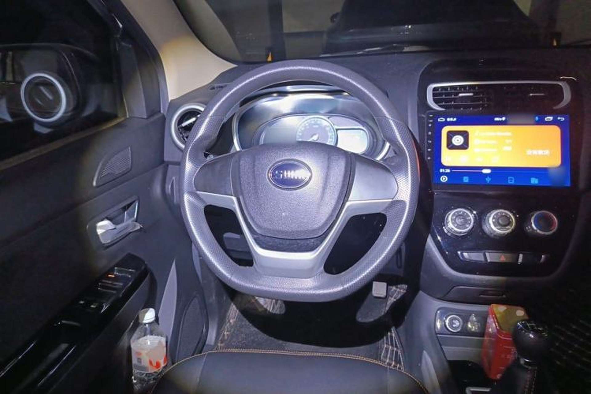 Used SWM X2 2021 1.5L Manual Business Version 7 Seats Steering Wheel