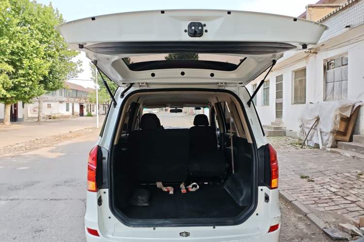 Used SWM X2 2021 1.5L Manual Business Edition 5 Seats Trunk