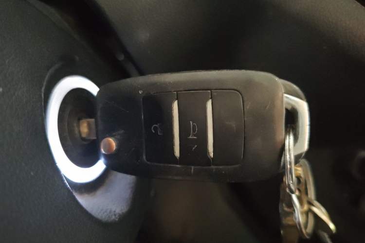 Used SWM X2 2021 1.5L Manual Business Edition 5 Seats Vehicle Key