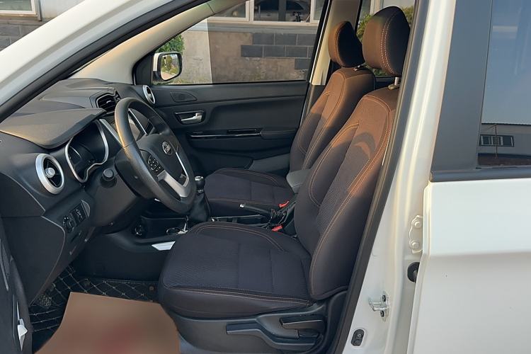 Used SWM X3 2020 1.5L Manual Value Edition 7 Seats Left Front Seat