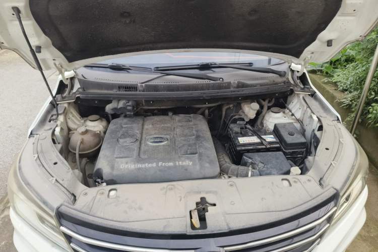 Used SWM X3 2017 1.5T Manual Fashion Model Engine Bay