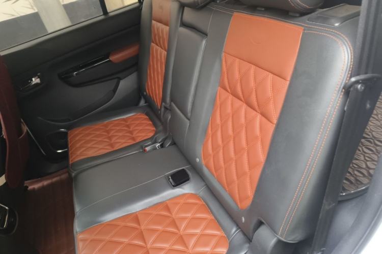Used SWM X3 2017 1.5T Manual Fashion Model Left Rear Seat