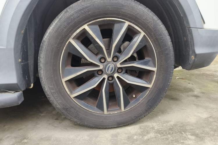 Used SWM X3 2017 1.5T Manual Fashion Model Right Front Wheel Hub