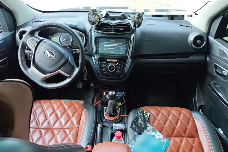 Used SWM X3 2017 1.6L Manual Fashion Model Center Console