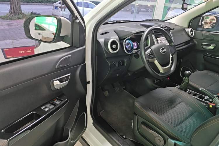 Used SWM X3 2017 1.5T Manual Fashion Model Driver Seat