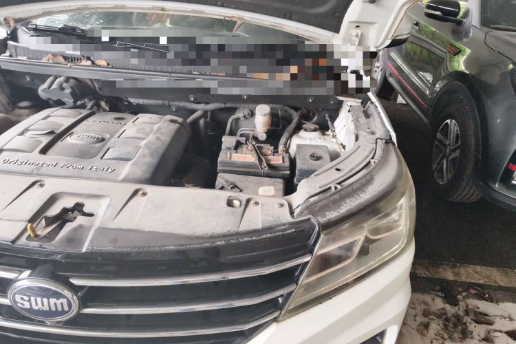 Used SWM X3 2017 1.5T Manual Fashion Model Engine Bay Left