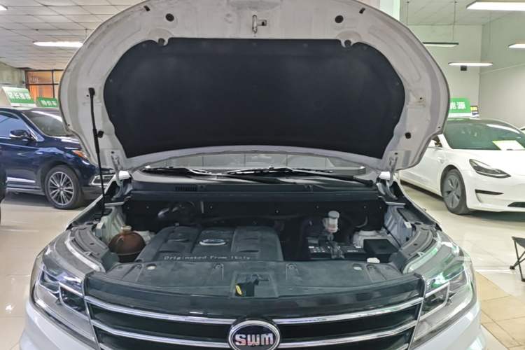 Used SWM X3 2017 1.5T Manual Fashion Model Engine Bay