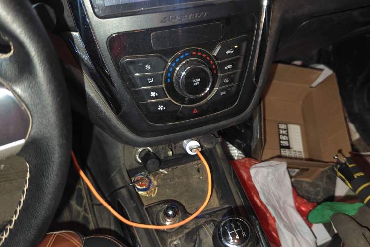 Used SWM X3 2017 1.5T Manual Fashion Model Gear Lever