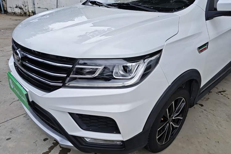 Used SWM X3 2017 1.5T Manual Fashion Model Left Front Headlight